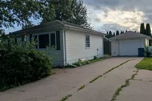 105 N 4th Ave, Sherrard, IL 61281 - Photo 2