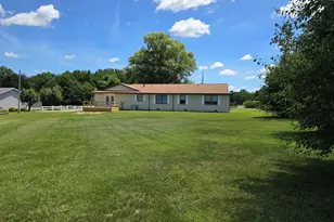 110 Grayson Rd, Eldorado, IL 62930 - Photo 4