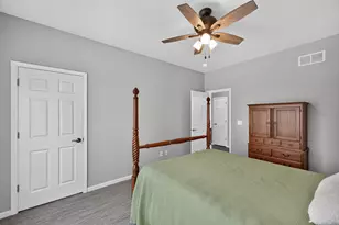 336 E Cloverlane Dr, Sycamore, IL 60178 - Photo 26