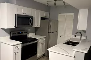 633 Virginia Rd, Crystal Lake, IL 60014 - Photo 6