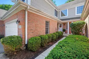 324 Turnberry Ln, Glen Ellyn, IL 60137 - Photo 2