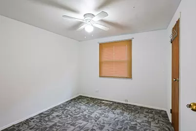 1412 Windsor Circle, Carpentersville, IL 60110 - Photo 12