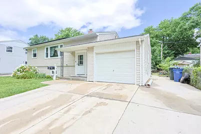 1412 Windsor Circle, Carpentersville, IL 60110 - Photo 4