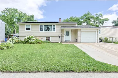 1412 Windsor Circle, Carpentersville, IL 60110 - Photo 1