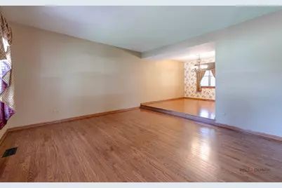 1889 McRae Lane, Mundelein, IL 60060 - Photo 6