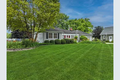 715 N Green Street, McHenry, IL 60050 - Photo 2