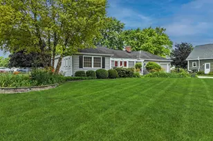 715 N Green St, McHenry, IL 60050 - Photo 2