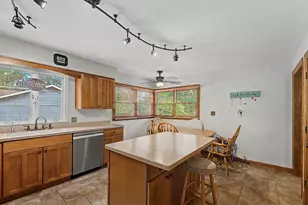 715 N Green St, McHenry, IL 60050 - Photo 12