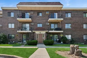 944 N Rohlwing Rd, Addison, IL 60101 - Photo 1
