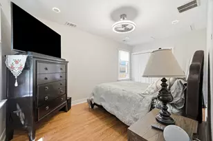 5523 N Neenah Ave, Chicago, IL 60656 - Photo 8