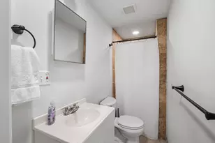 635 W Sheridan Rd, Chicago, IL 60613 - Photo 14