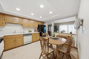 15712 Old Orchard Ct, Orland Park, IL 60462 - Photo 10