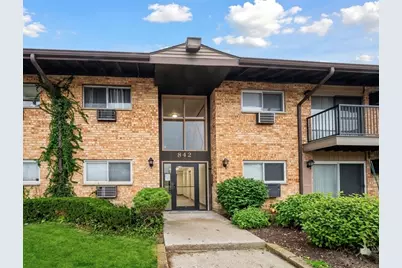 842 E Old Willow Road #106, Prospect Heights, IL 60070 - Photo 1
