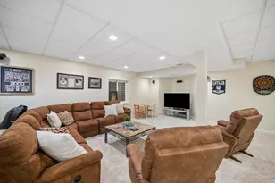 1534 Constitution Dr, Glenview, IL 60026 - Photo 30