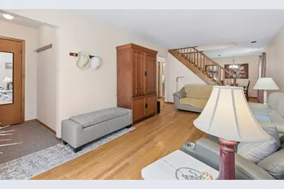 2009 Keeney Street, Evanston, IL 60202 - Photo 2