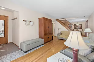 2009 Keeney St, Evanston, IL 60202 - Photo 2