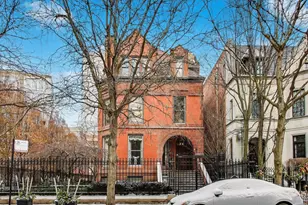 1919 S Prairie Ave, Chicago, IL 60616 - Photo 1