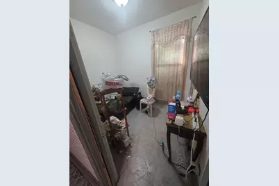 912 N Trumbull Avenue, Chicago, IL 60651 - Photo 2