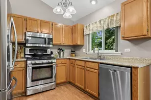 1464 Leeward Ct, Grayslake, IL 60030 - Photo 6