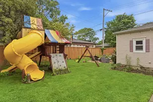 3808 N Ridgeway Ave, Chicago, IL 60618 - Photo 26