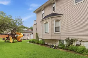 3808 N Ridgeway Ave, Chicago, IL 60618 - Photo 22