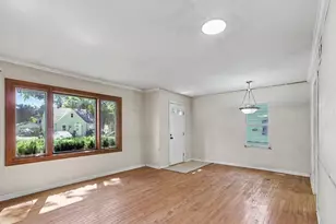 1424 Pine Grove Ave, Round Lake Beach, IL 60073 - Photo 4
