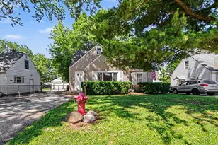 1424 Pine Grove Ave, Round Lake Beach, IL 60073 - Photo 2
