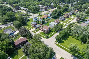 1300 Wolff Ave, Elgin, IL 60123 - Photo 6
