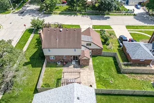 1300 Wolff Ave, Elgin, IL 60123 - Photo 8