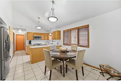 8850 S Mozart Avenue, Evergreen Park, IL 60805 - Photo 10