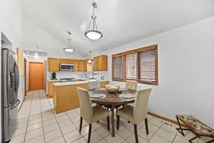 8850 S Mozart Ave, Evergreen Park, IL 60805 - Photo 10