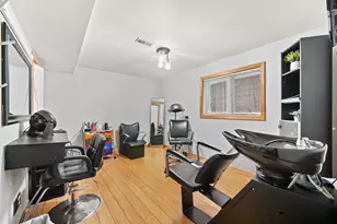 8850 S Mozart Ave, Evergreen Park, IL 60805 - Photo 20