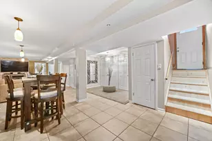 8850 S Mozart Ave, Evergreen Park, IL 60805 - Photo 14