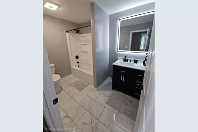 583 S Lasalle Avenue, Aurora, IL 60505 - Photo 16