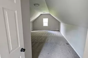 583 S Lasalle Ave, Aurora, IL 60505 - Photo 8