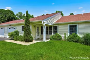 7227 Wheaton Ln, Fox Lake, IL 60020 - Photo 2
