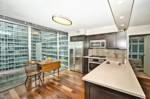9655 Woods Dr, Skokie, IL 60077 - Photo 18