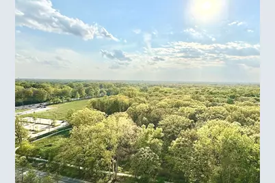 9655 Woods Drive #1001, Skokie, IL 60077 - Photo 6
