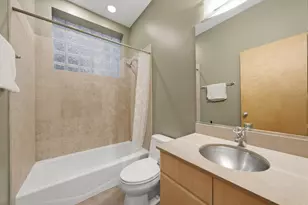 1054 N Hermitage Ave, Chicago, IL 60622 - Photo 22