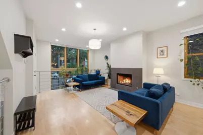 1054 N Hermitage Avenue #1, Chicago, IL 60622 - Photo 2