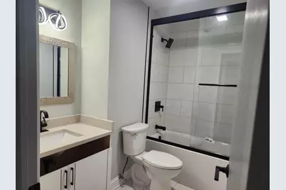 9242 Gross Point Road #107, Skokie, IL 60077 - Photo 4