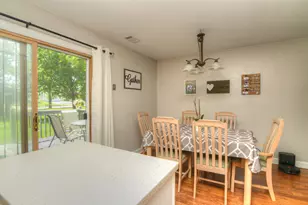 1265 Downing St, Roselle, IL 60172 - Photo 10