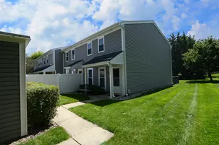 1265 Downing St, Roselle, IL 60172 - Photo 1