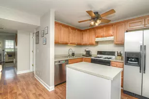 1265 Downing St, Roselle, IL 60172 - Photo 8