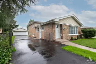 6127 W 79th Pl, Burbank, IL 60459 - Photo 2