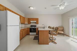 2549 Lincoln Park Ct, Crest Hill, IL 60403 - Photo 6