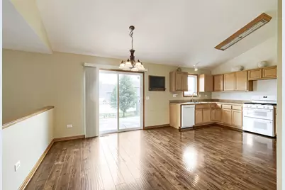 7005 Cornwall Drive, Joliet, IL 60431 - Photo 10