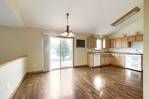 7005 Cornwall Dr, Joliet, IL 60431 - Photo 10