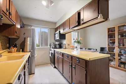 7141 N Kedzie Avenue #601, Chicago, IL 60645 - Photo 8