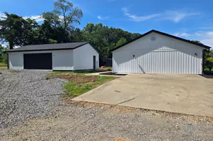 956 Auburn Ln SE, Orangeville, IL 62939 - Photo 6